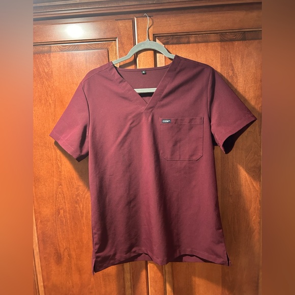 Maroon burgundy scrub jogger set - Picture 2 of 8